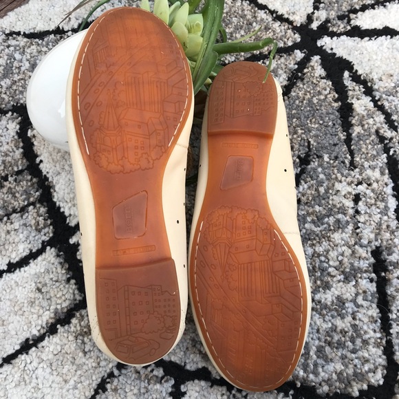 🍀🌸 Born perforated Ballet Flats🌸🍀 - Picture 2 of 8